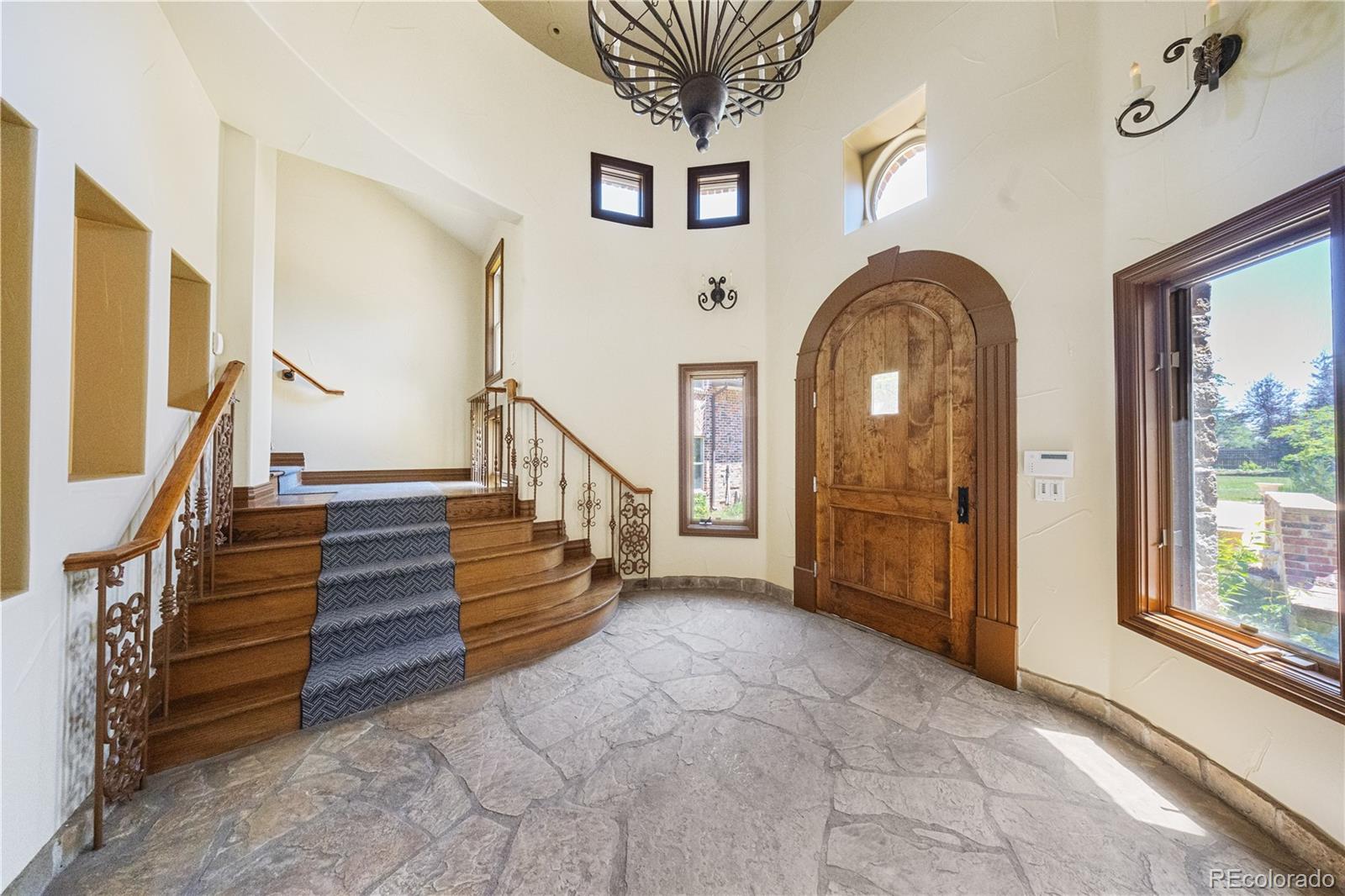 850 E Radcliff Avenue