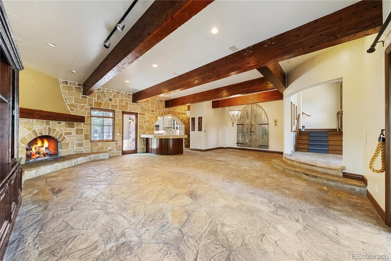 850 E Radcliff Avenue