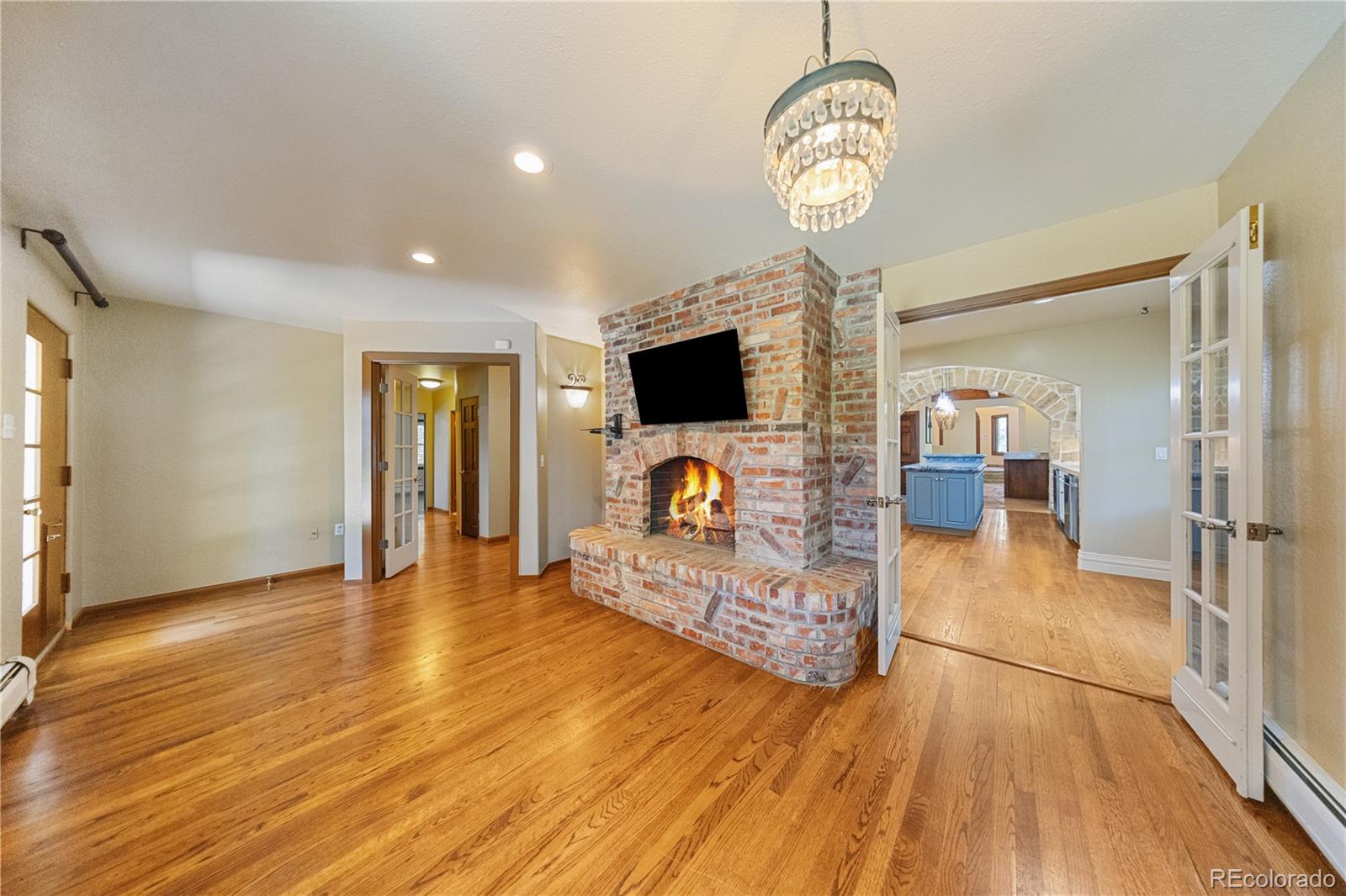 850 E Radcliff Avenue