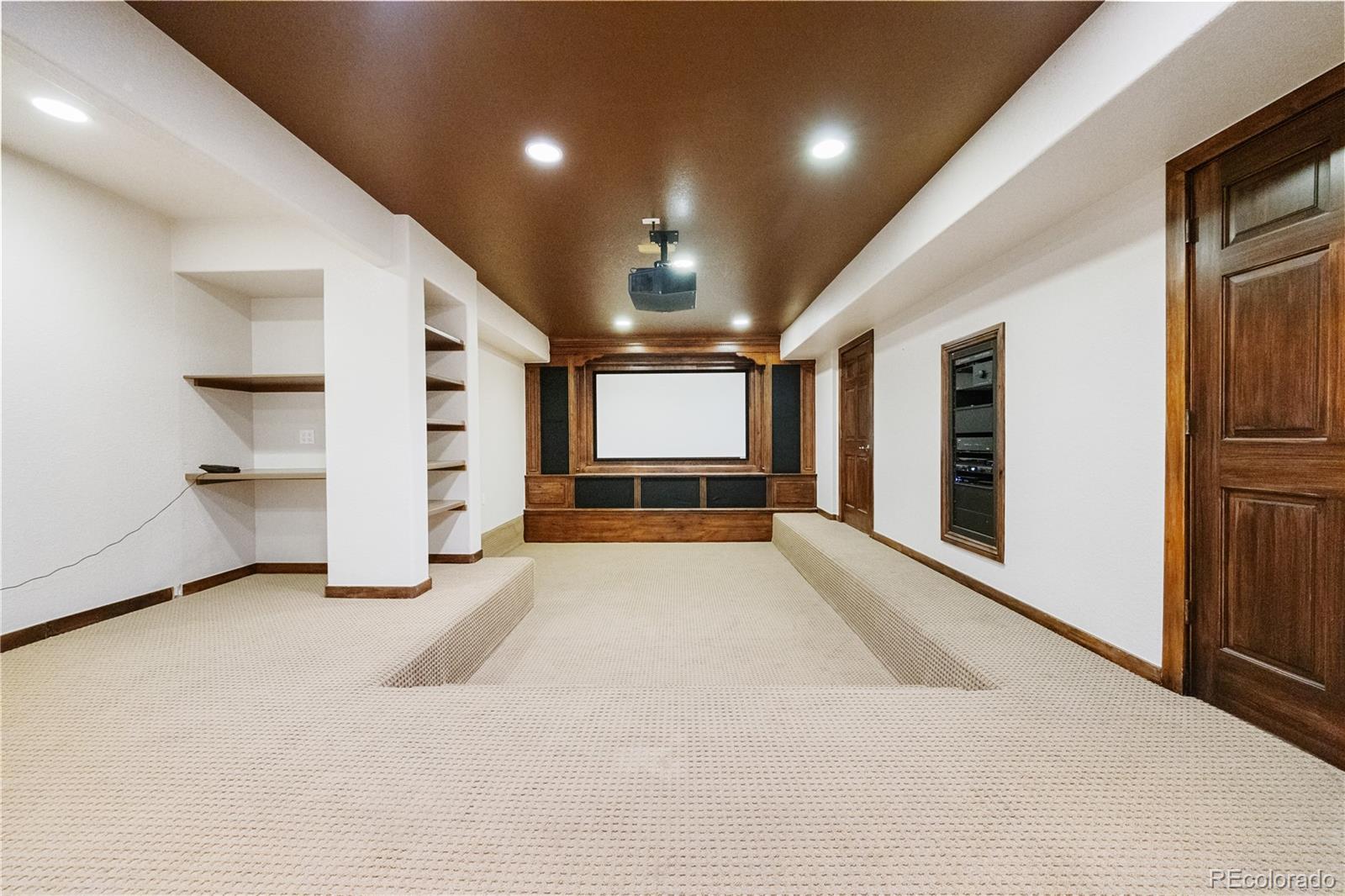 850 E Radcliff Avenue