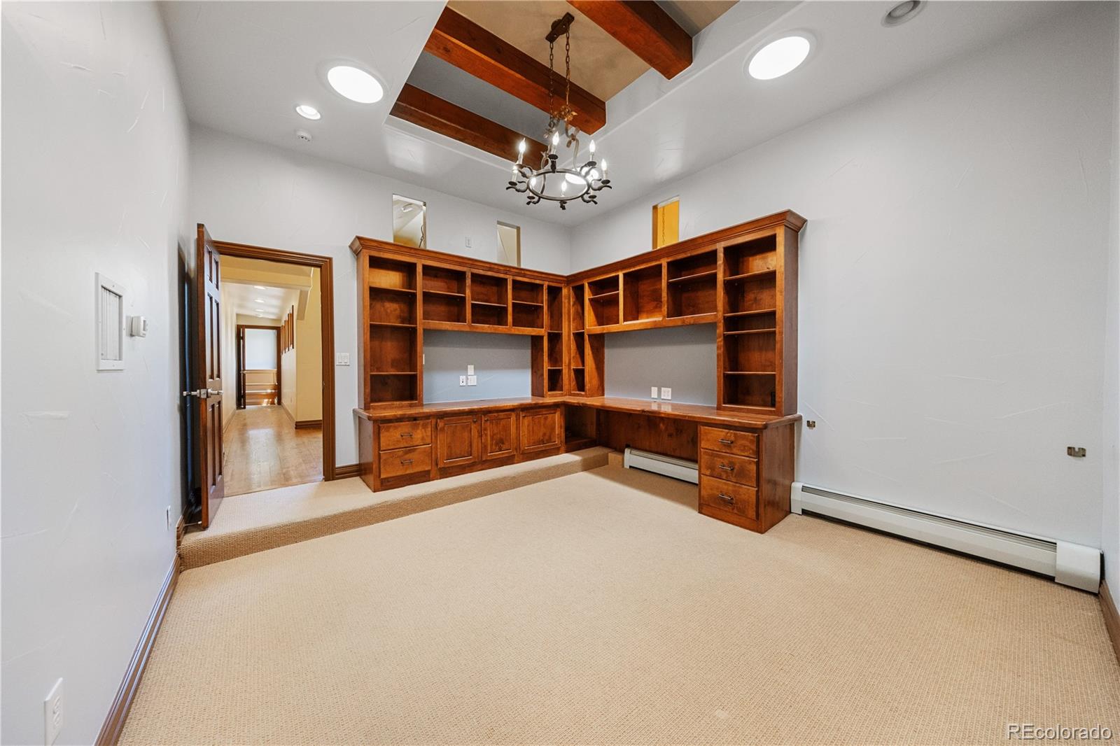 850 E Radcliff Avenue