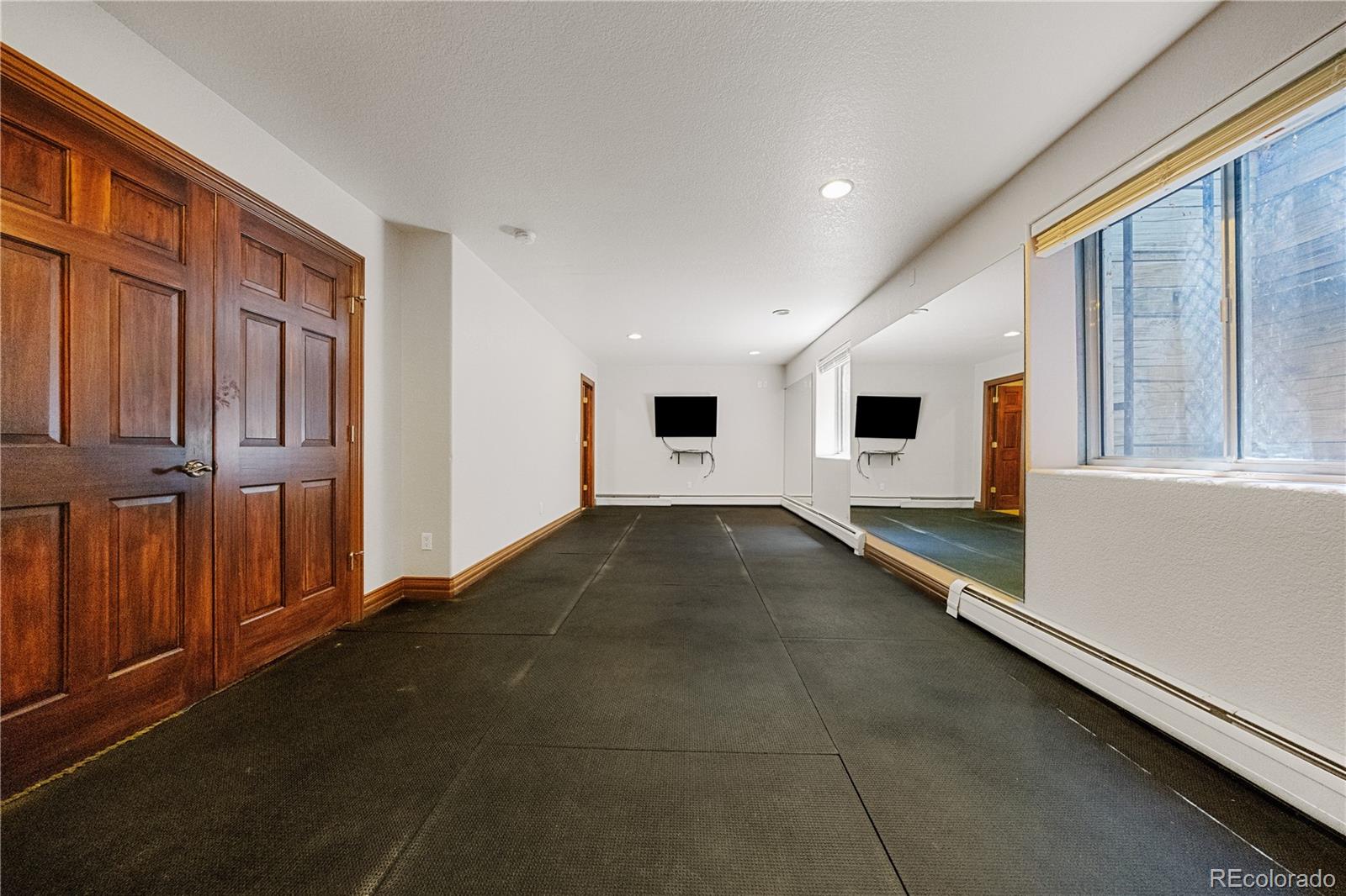 850 E Radcliff Avenue