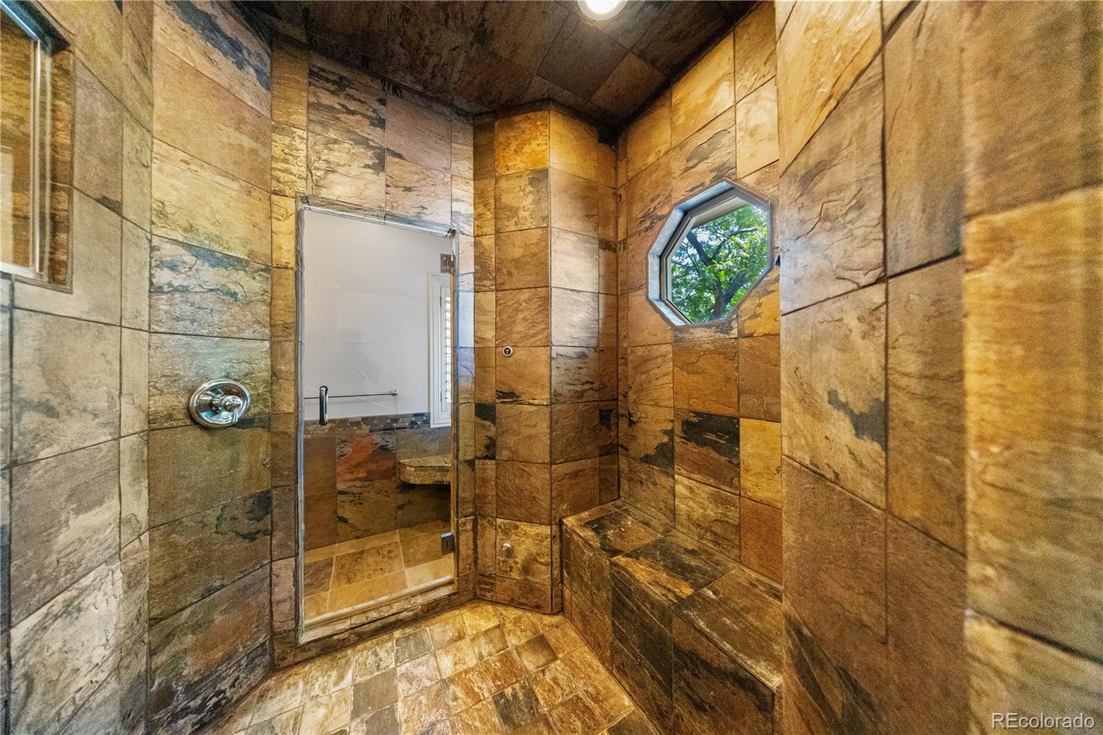 850 E Radcliff Avenue