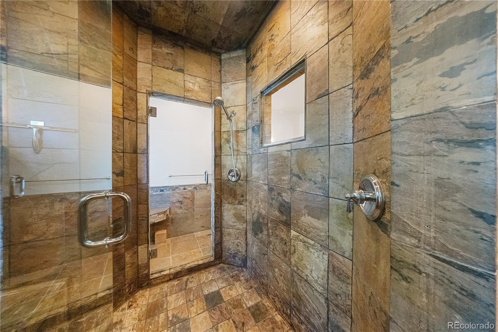 850 E Radcliff Avenue