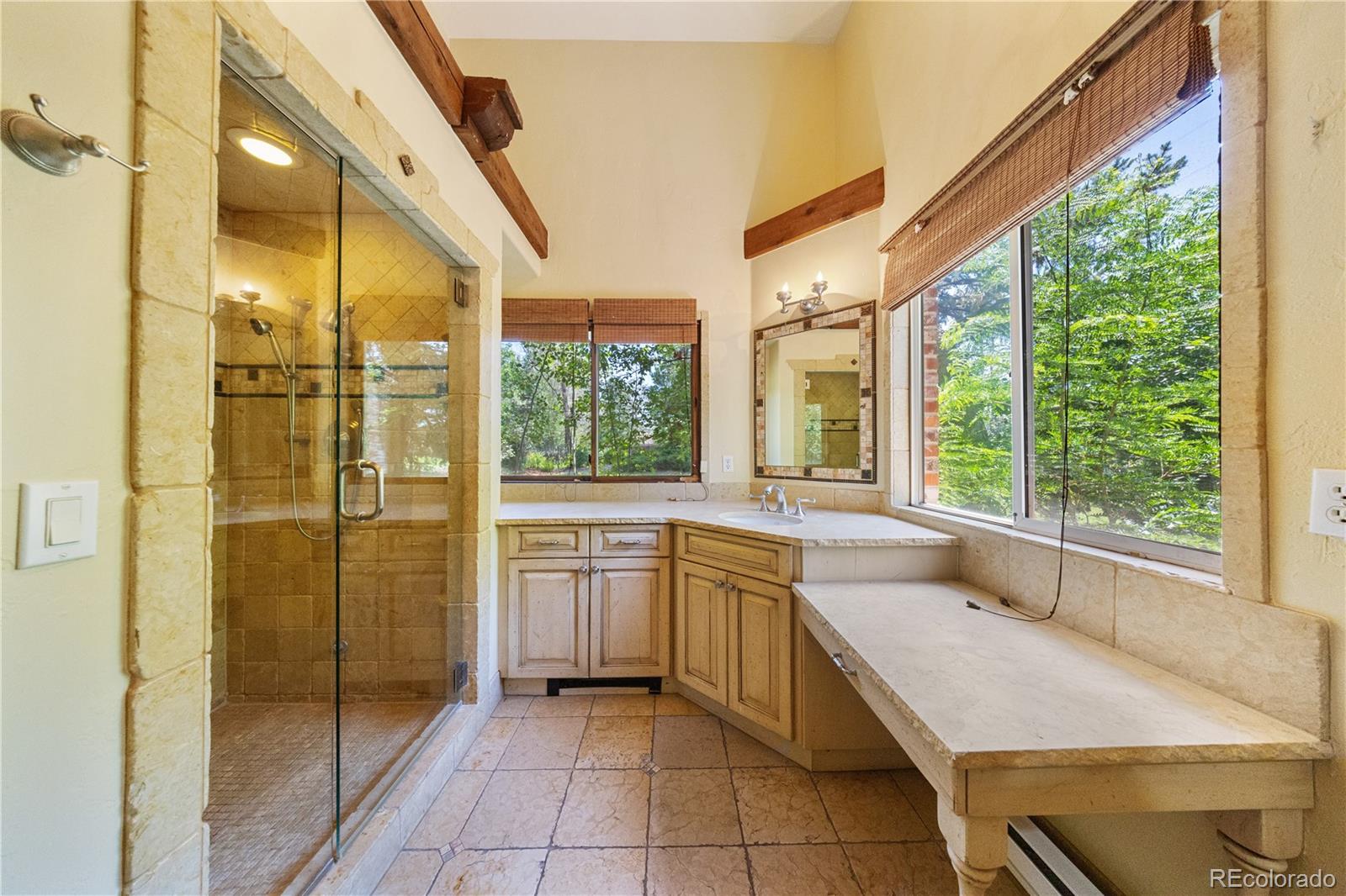 850 E Radcliff Avenue