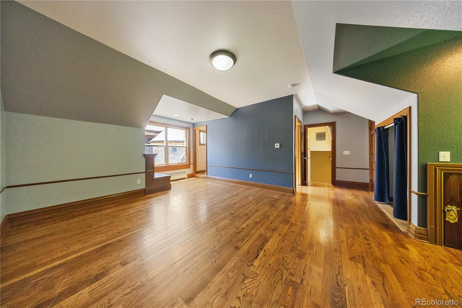 850 E Radcliff Avenue