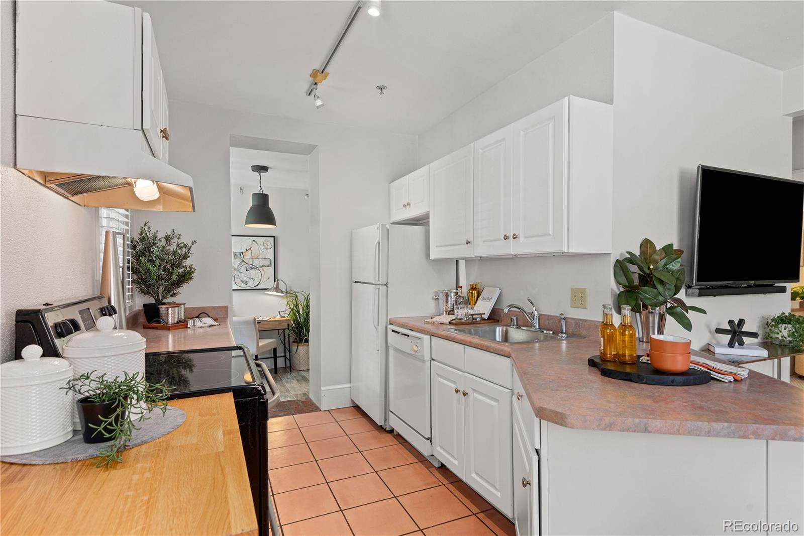 325 E 18th Avenue Unit: 107