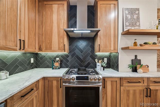 35 W Byers Place