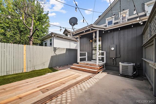 35 W Byers Place