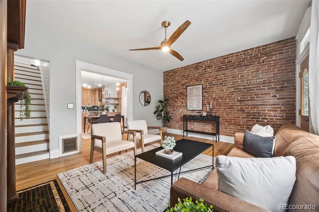 35 W Byers Place