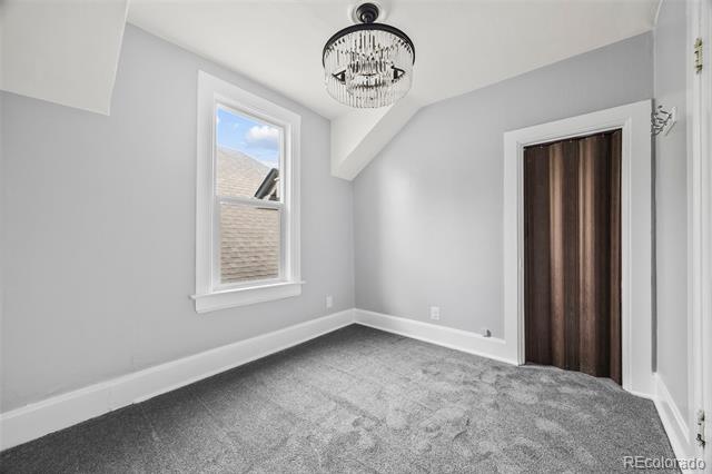 35 W Byers Place