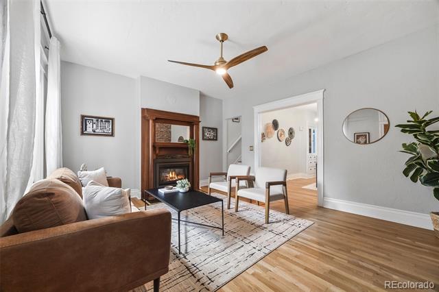35 W Byers Place