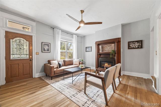 35 W Byers Place