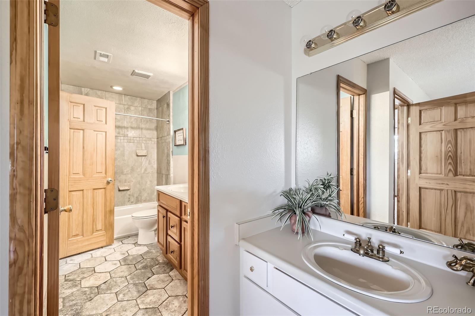 7215 S Gaylord Street Unit: F11