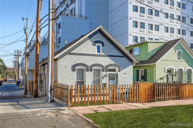 923 W 12th Avenue