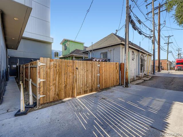 923 W 12th Avenue