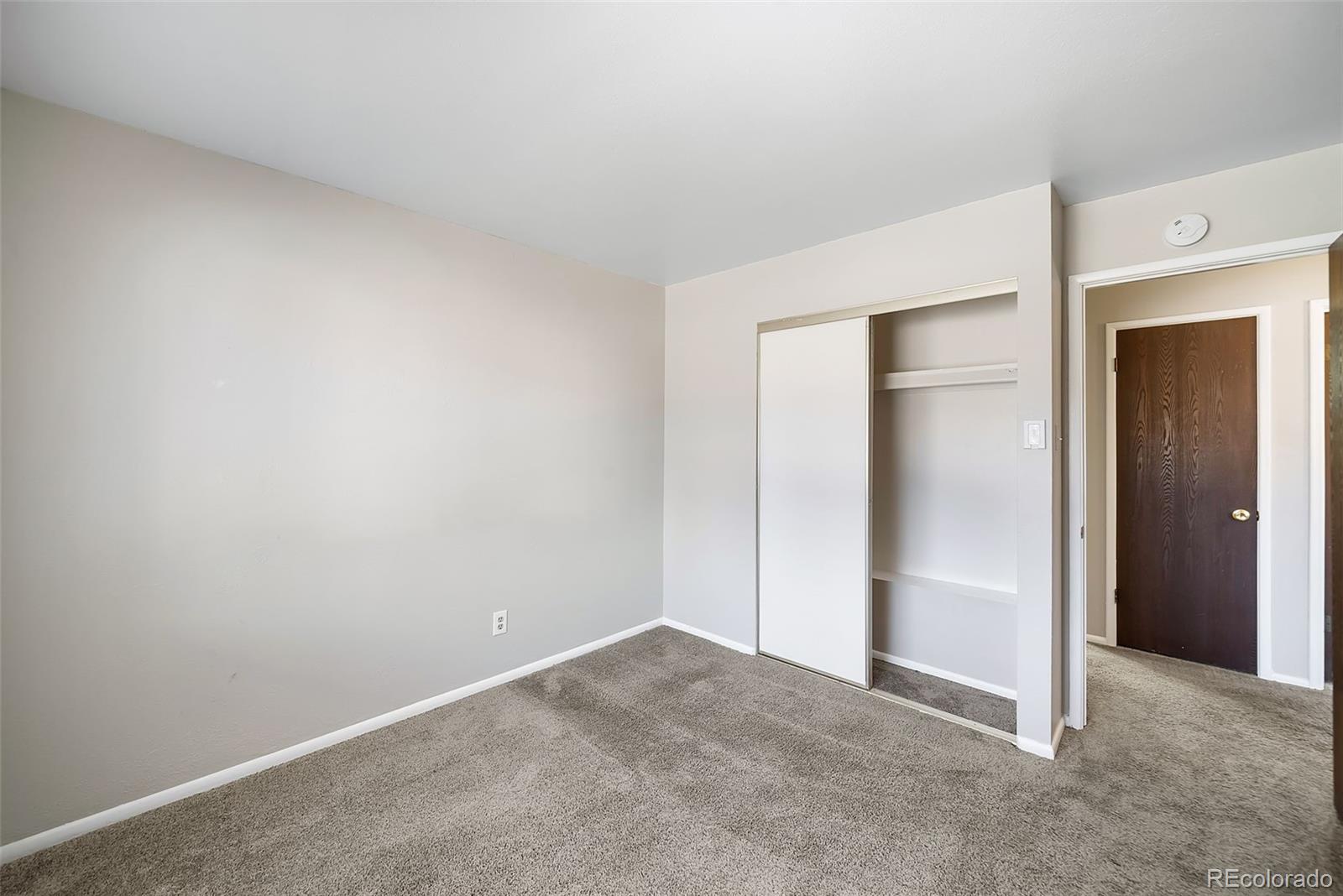 2801 S Roslyn Street