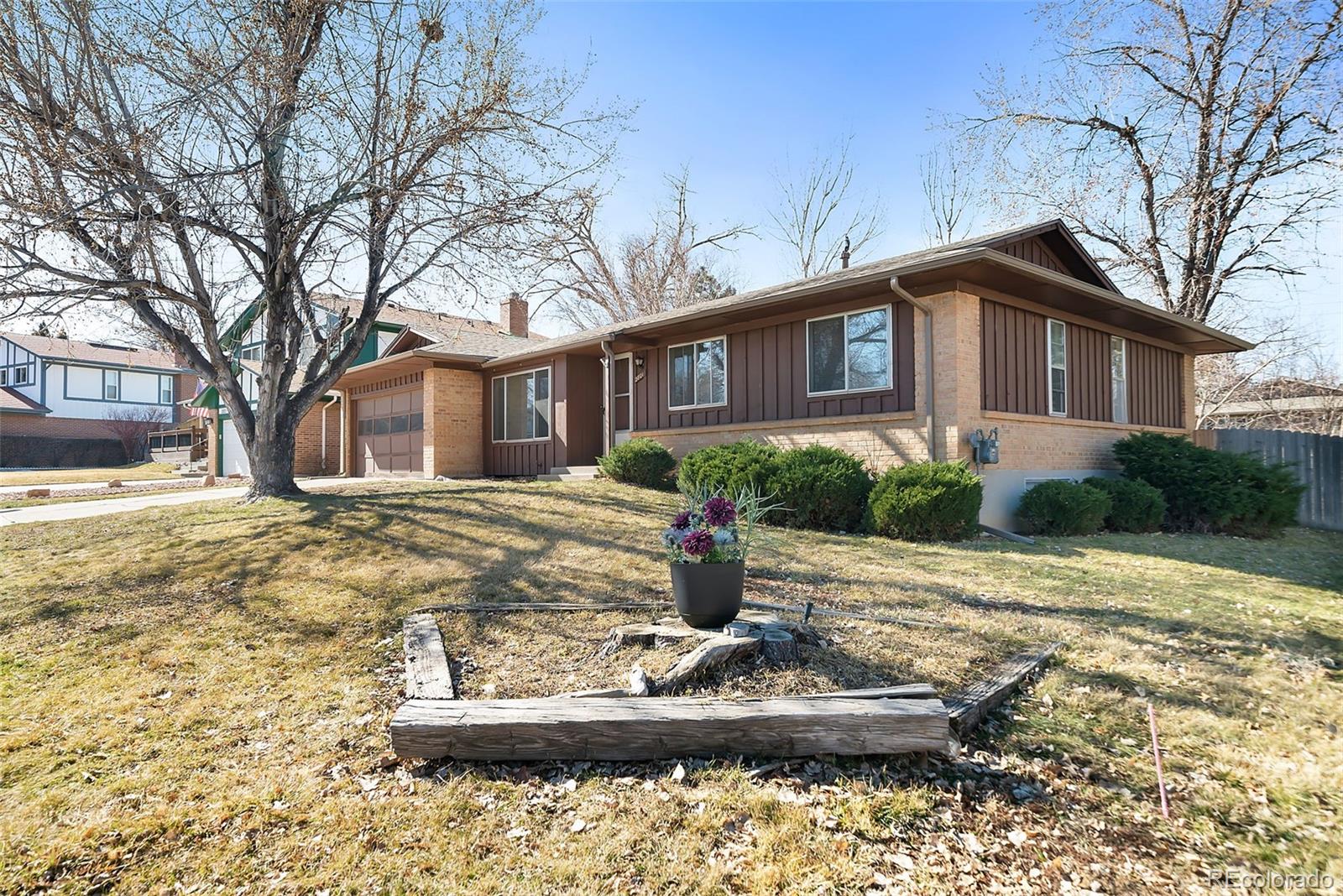 2801 S Roslyn Street