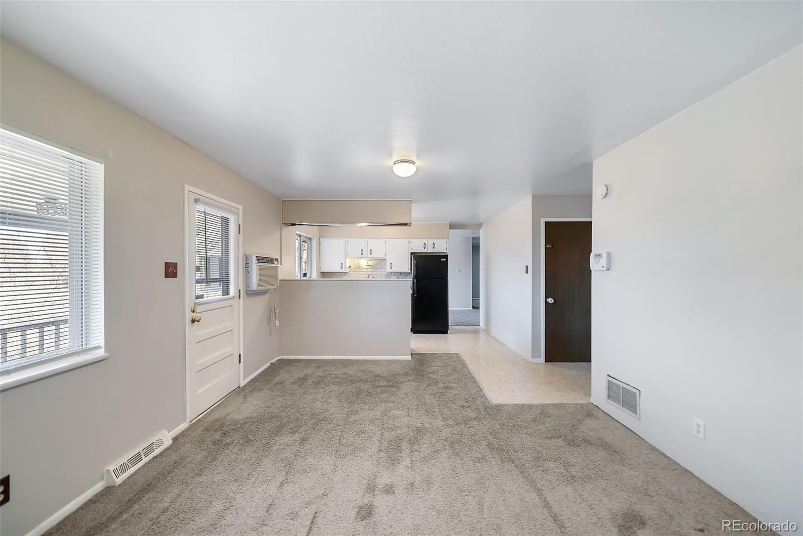 2801 S Roslyn Street