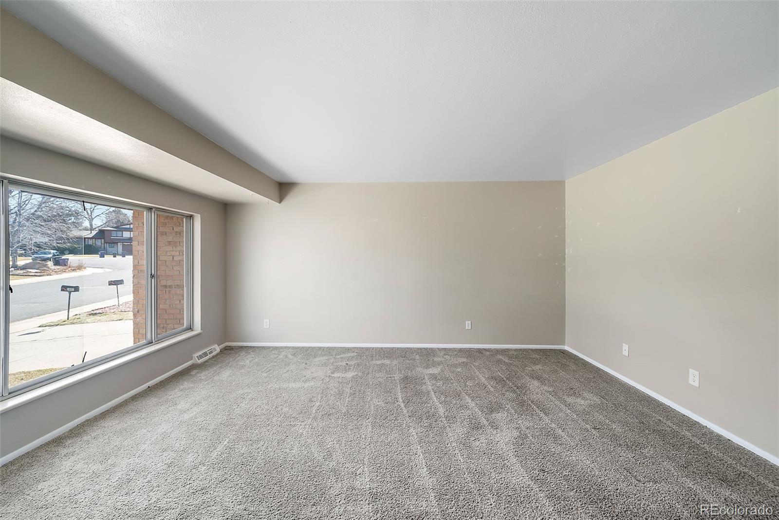 2801 S Roslyn Street