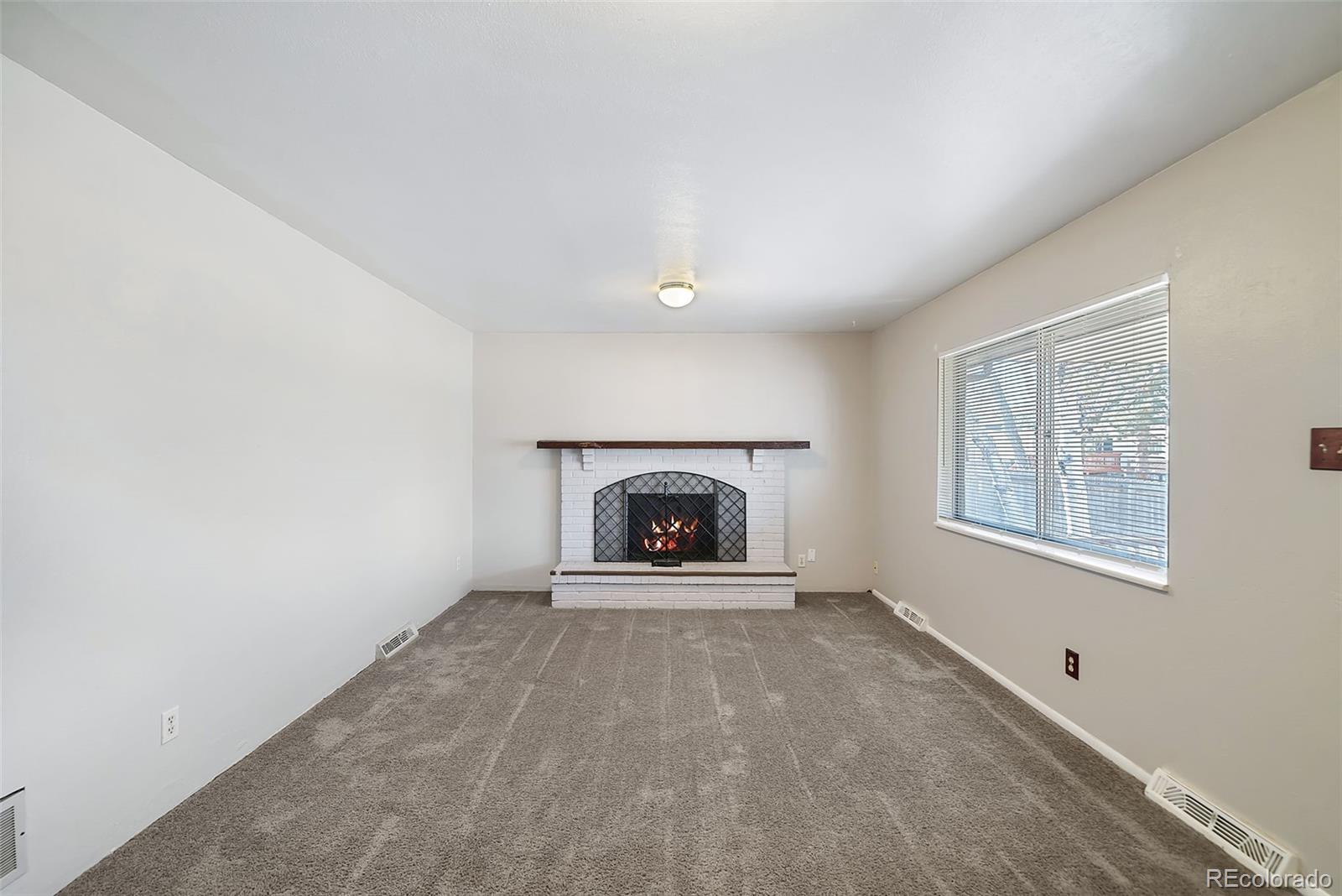 2801 S Roslyn Street