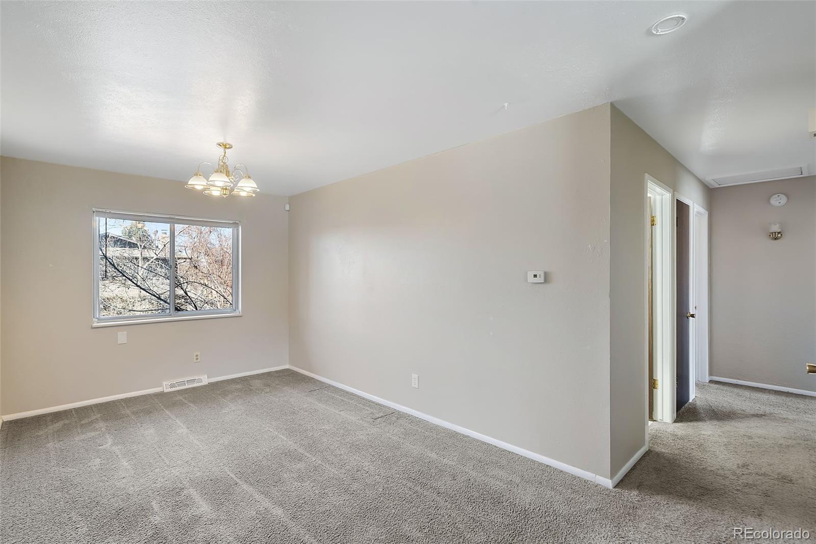 2801 S Roslyn Street