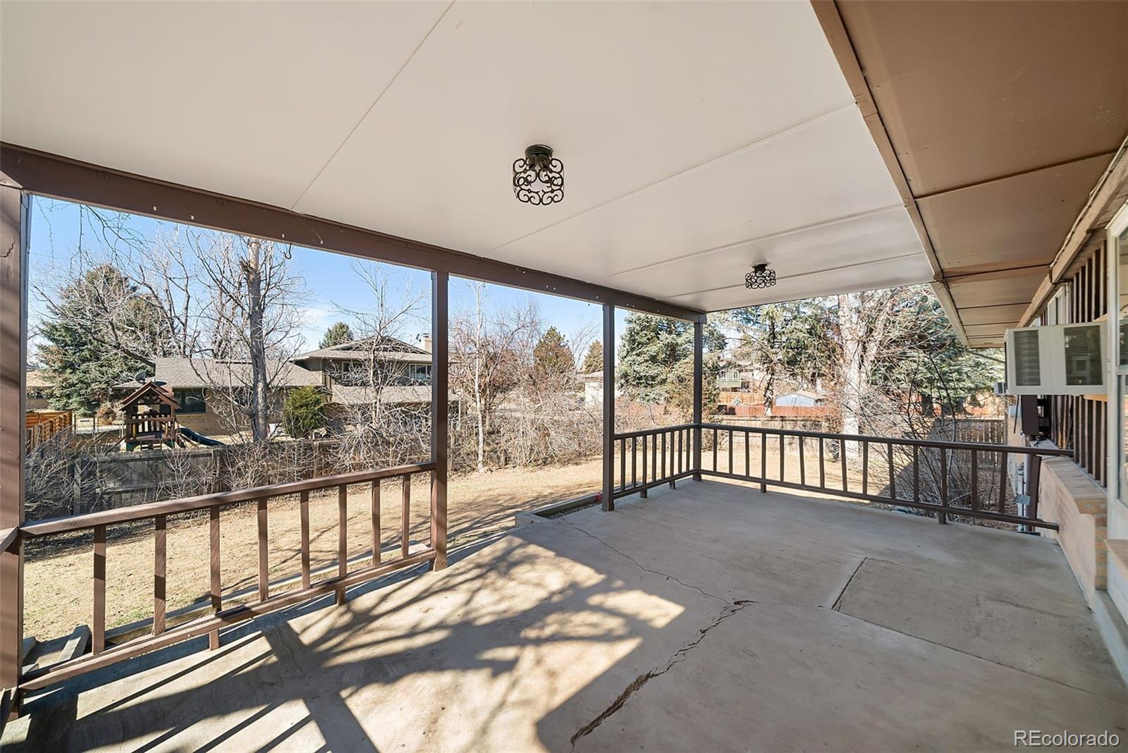 2801 S Roslyn Street