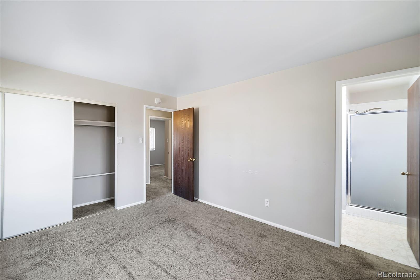 2801 S Roslyn Street