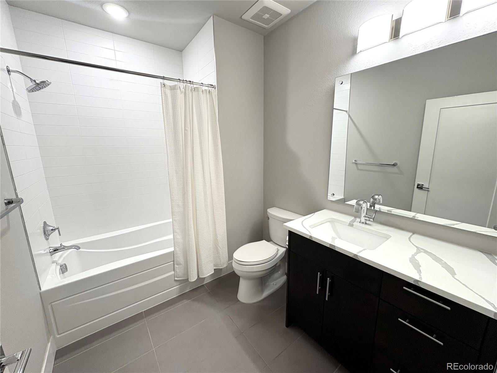 6618 E Lowry Boulevard Unit: 210