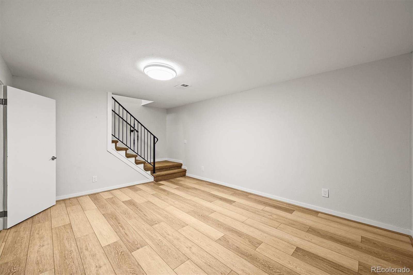 987 S Johnson Street