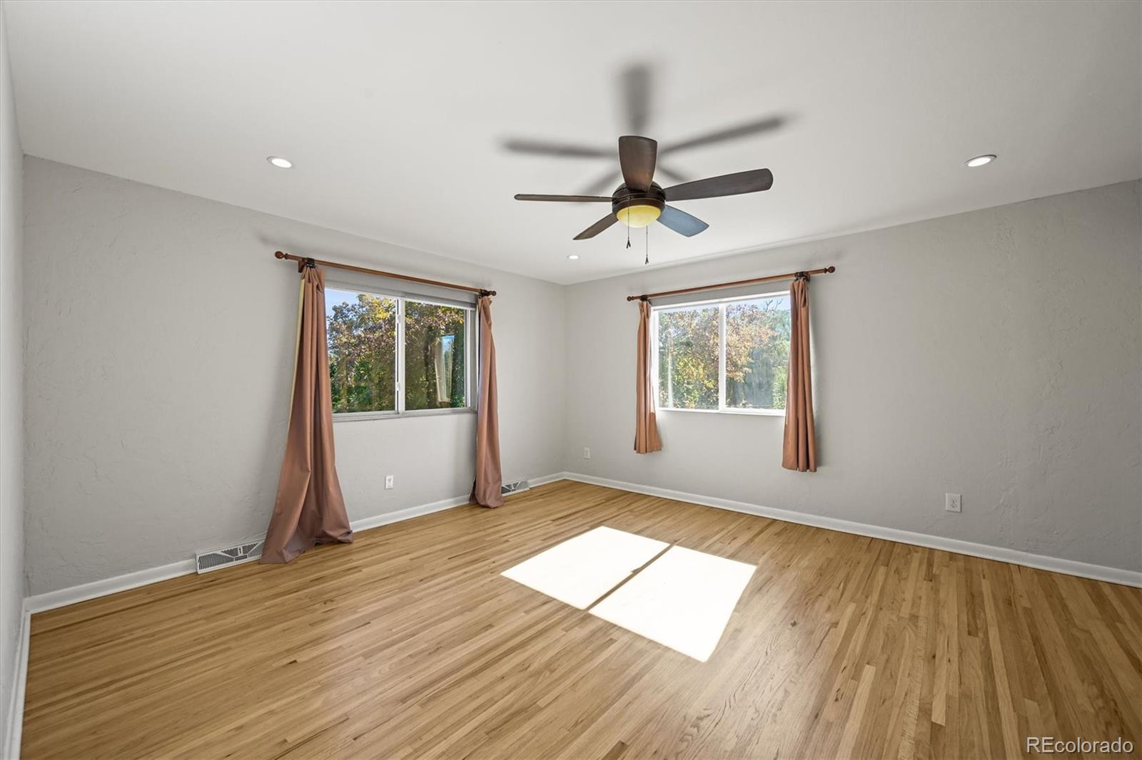 987 S Johnson Street