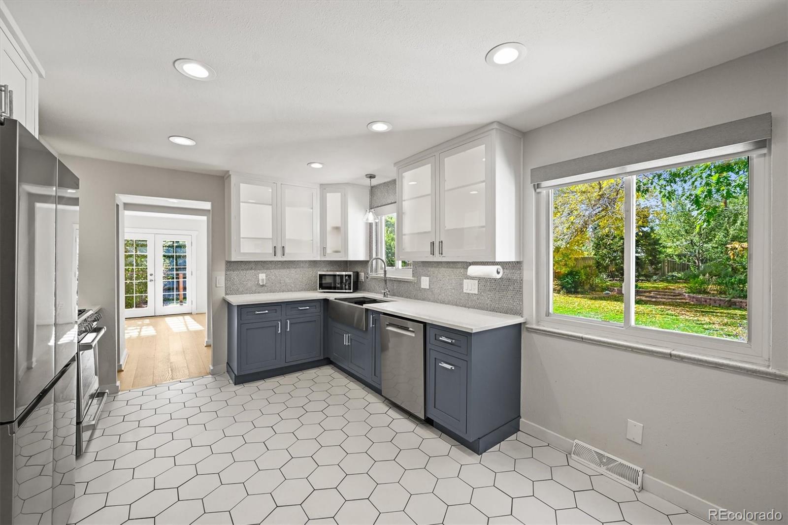 987 S Johnson Street