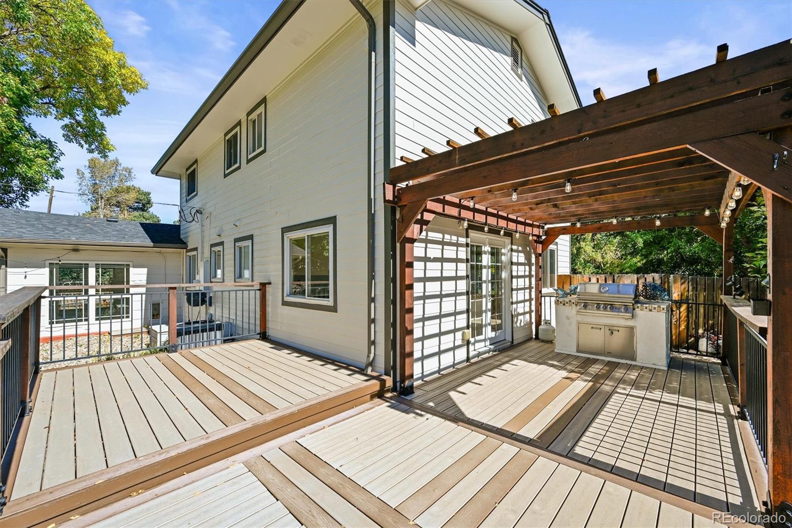 987 S Johnson Street