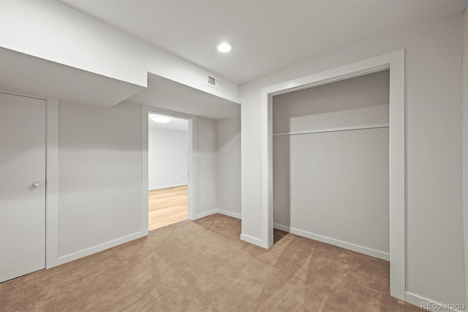 987 S Johnson Street