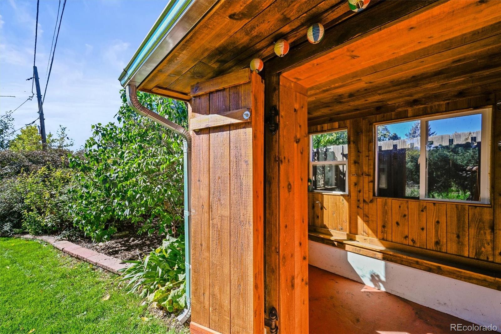 987 S Johnson Street