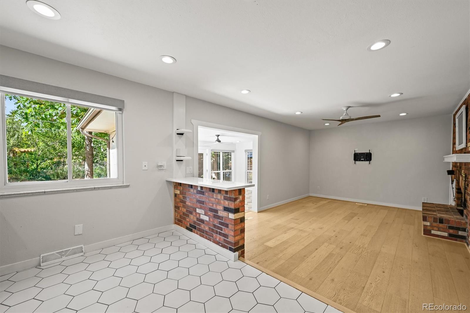 987 S Johnson Street