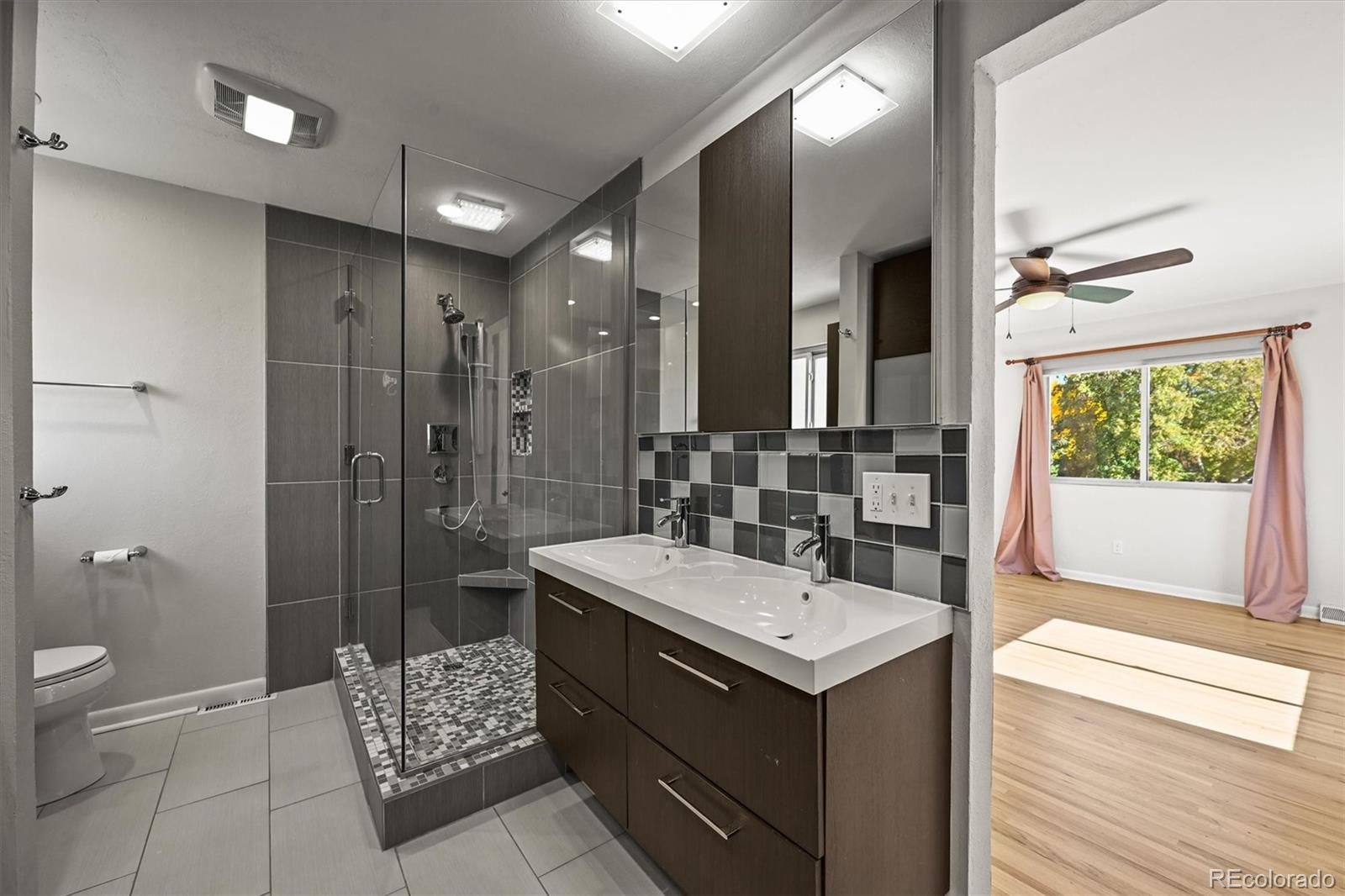 987 S Johnson Street