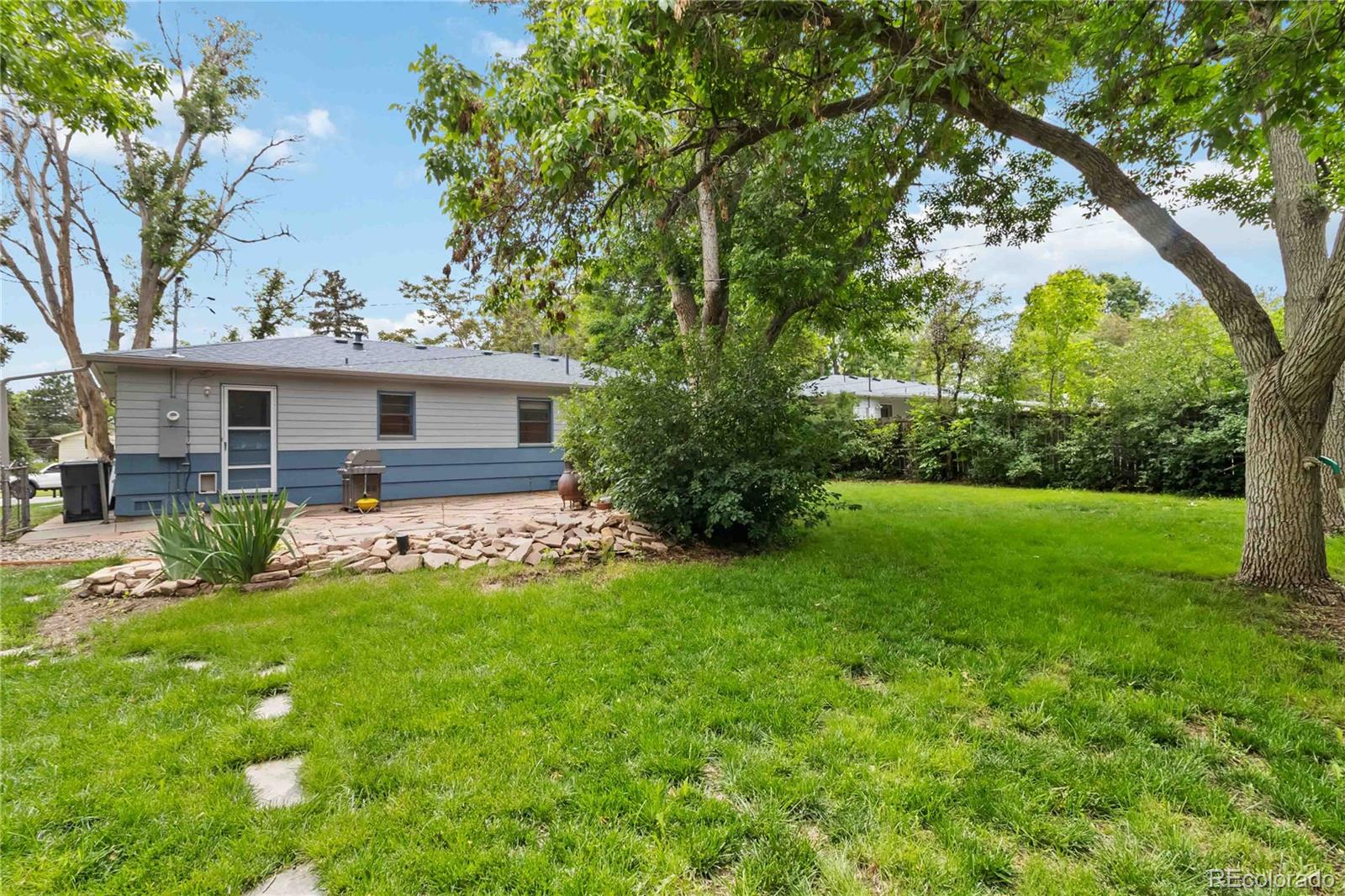 3317 W Belmont Avenue
