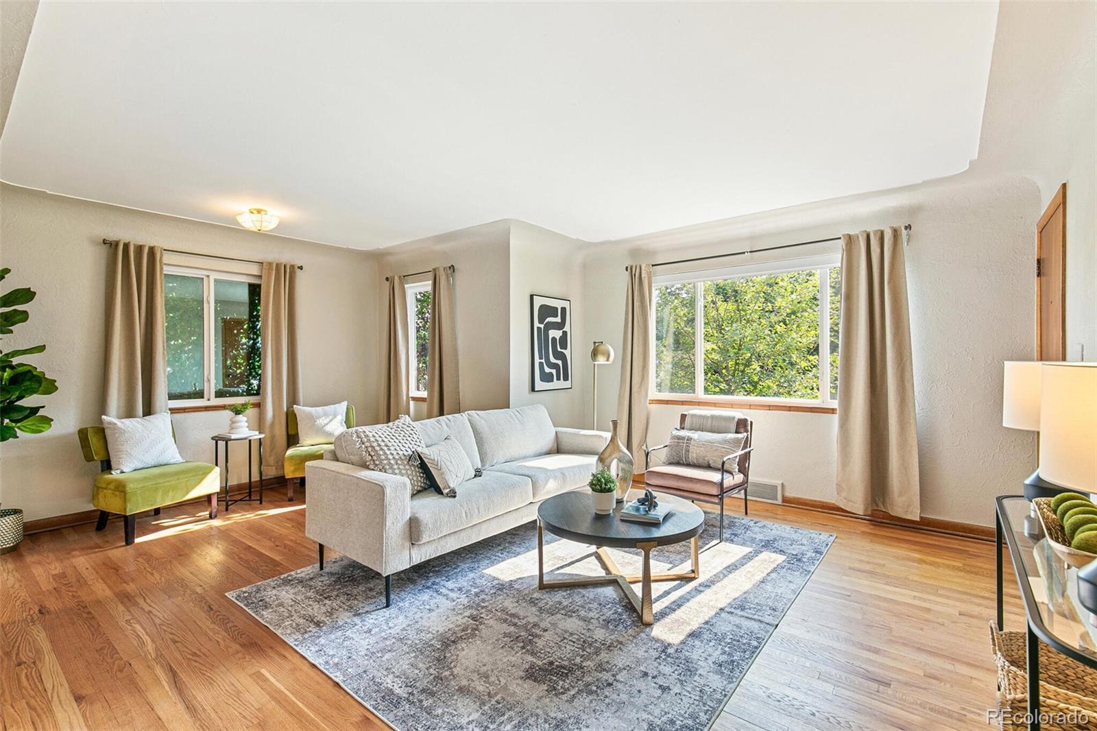 3127 S Corona Street