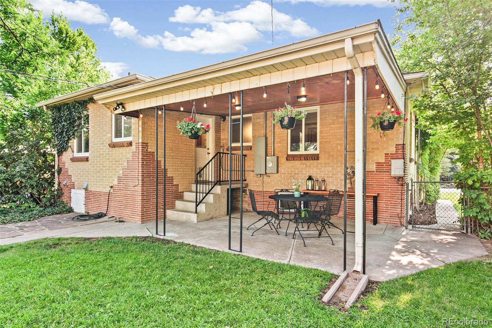 3127 S Corona Street