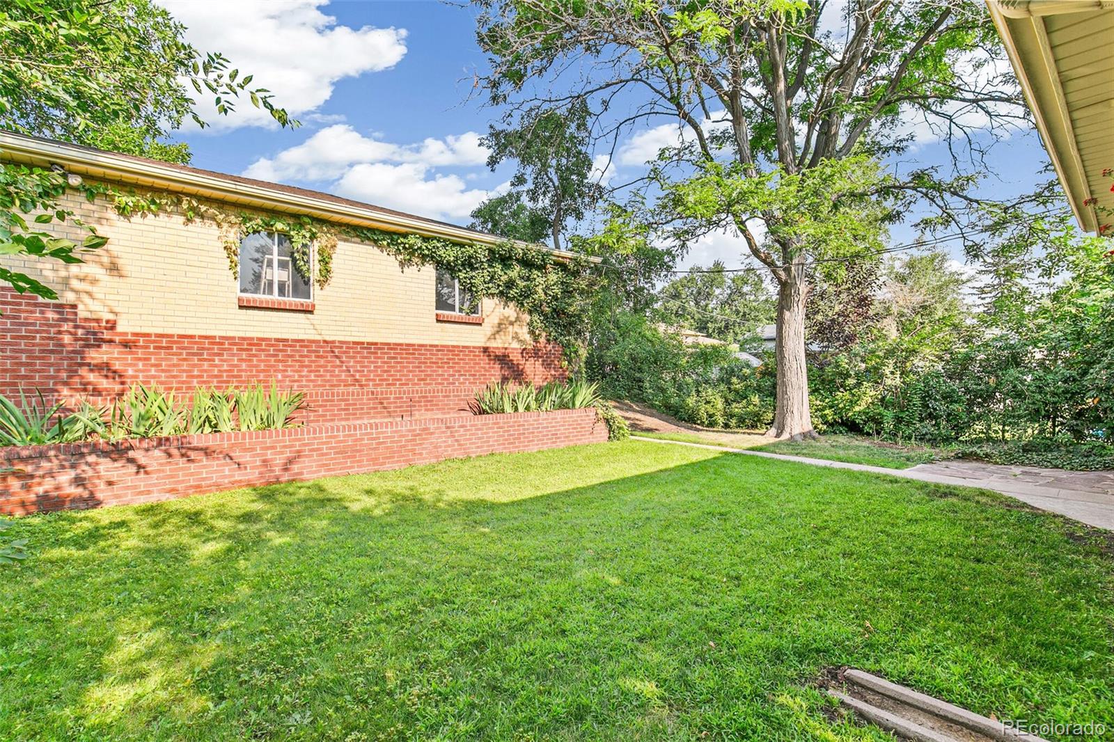 3127 S Corona Street