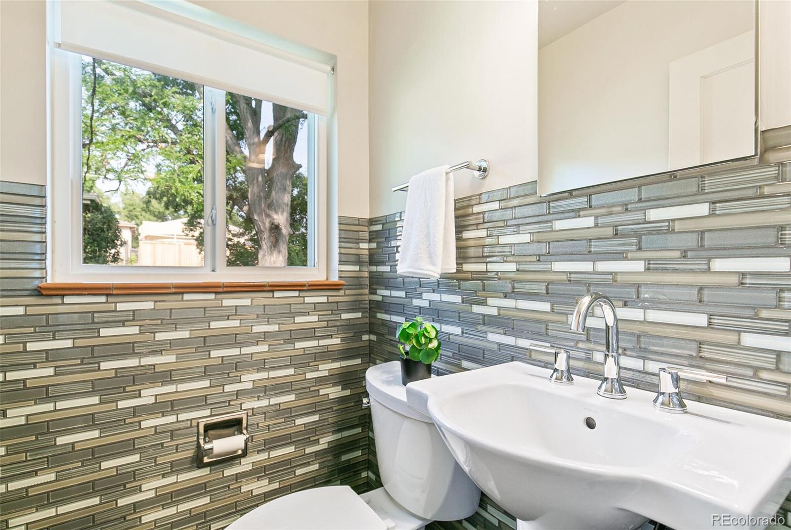 3127 S Corona Street