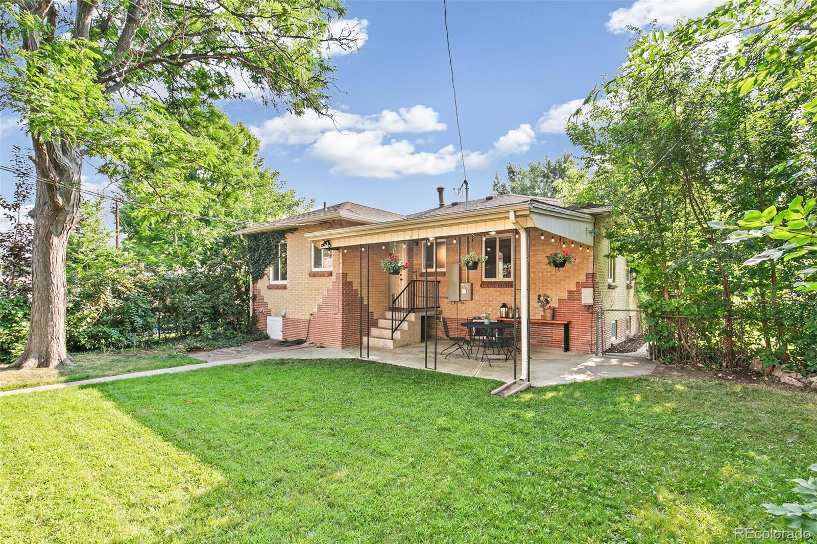 3127 S Corona Street