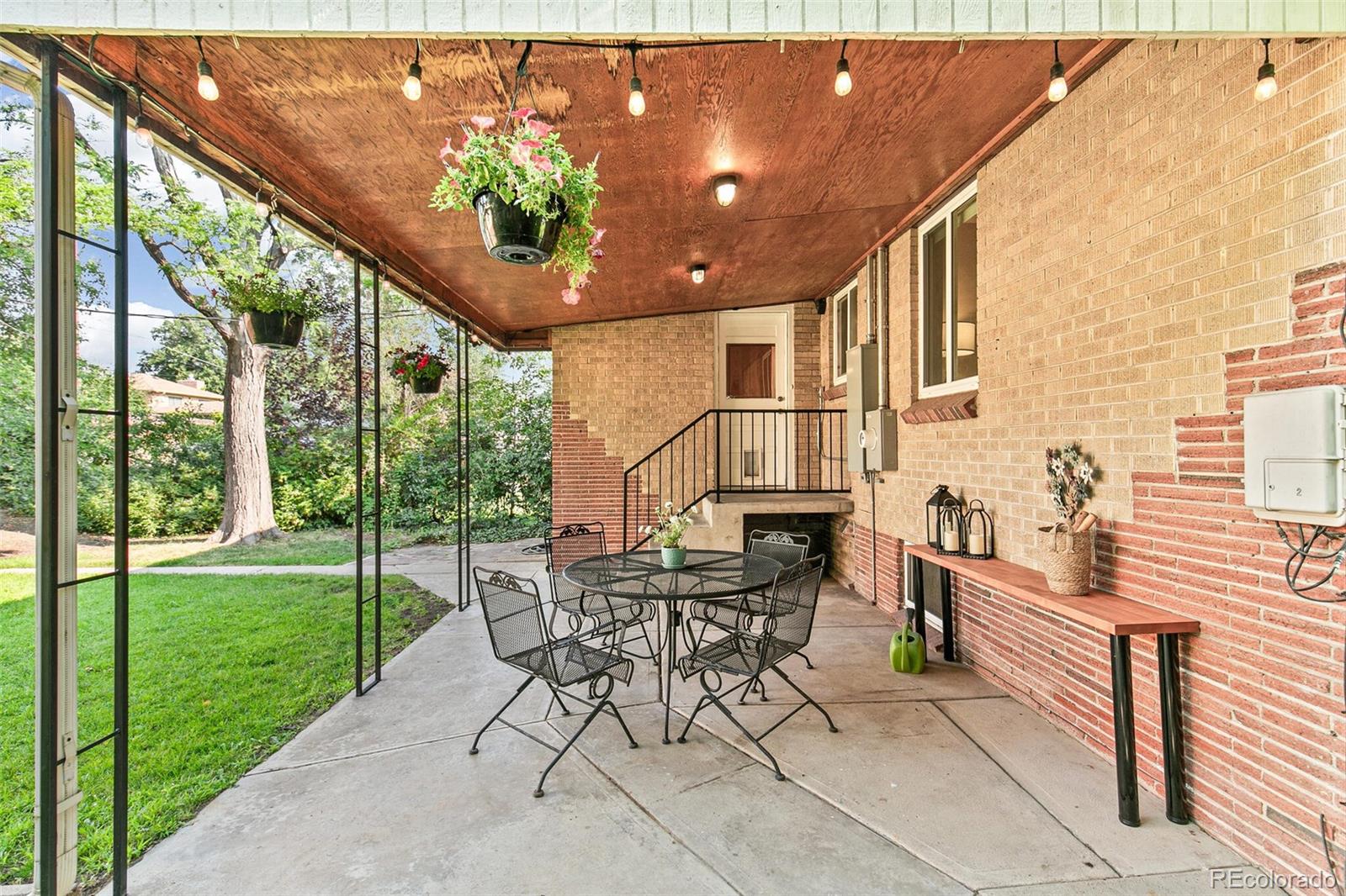 3127 S Corona Street