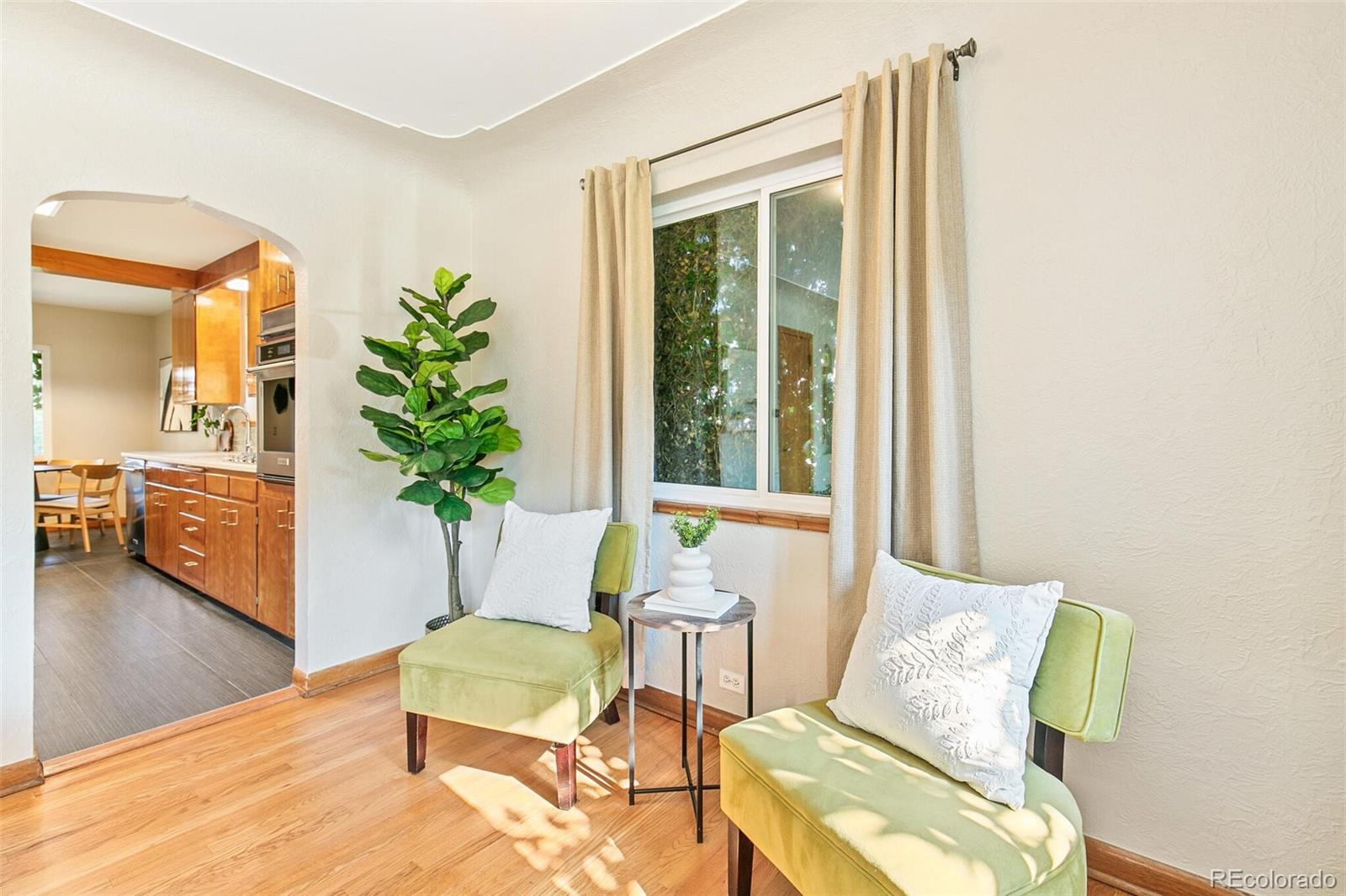 3127 S Corona Street