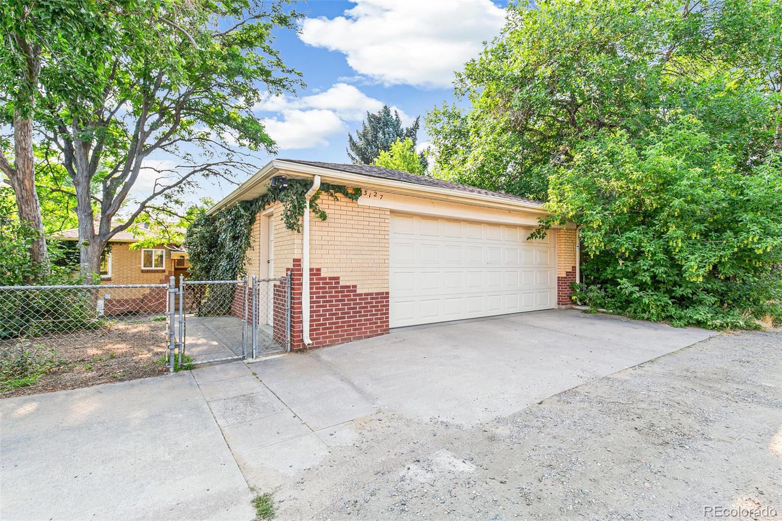 3127 S Corona Street