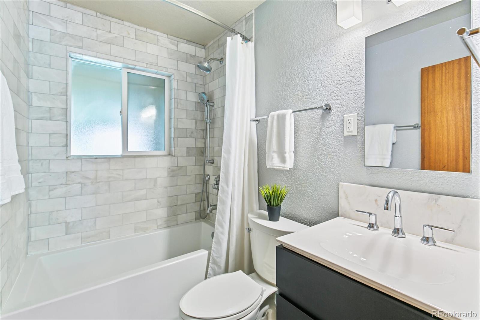 3127 S Corona Street