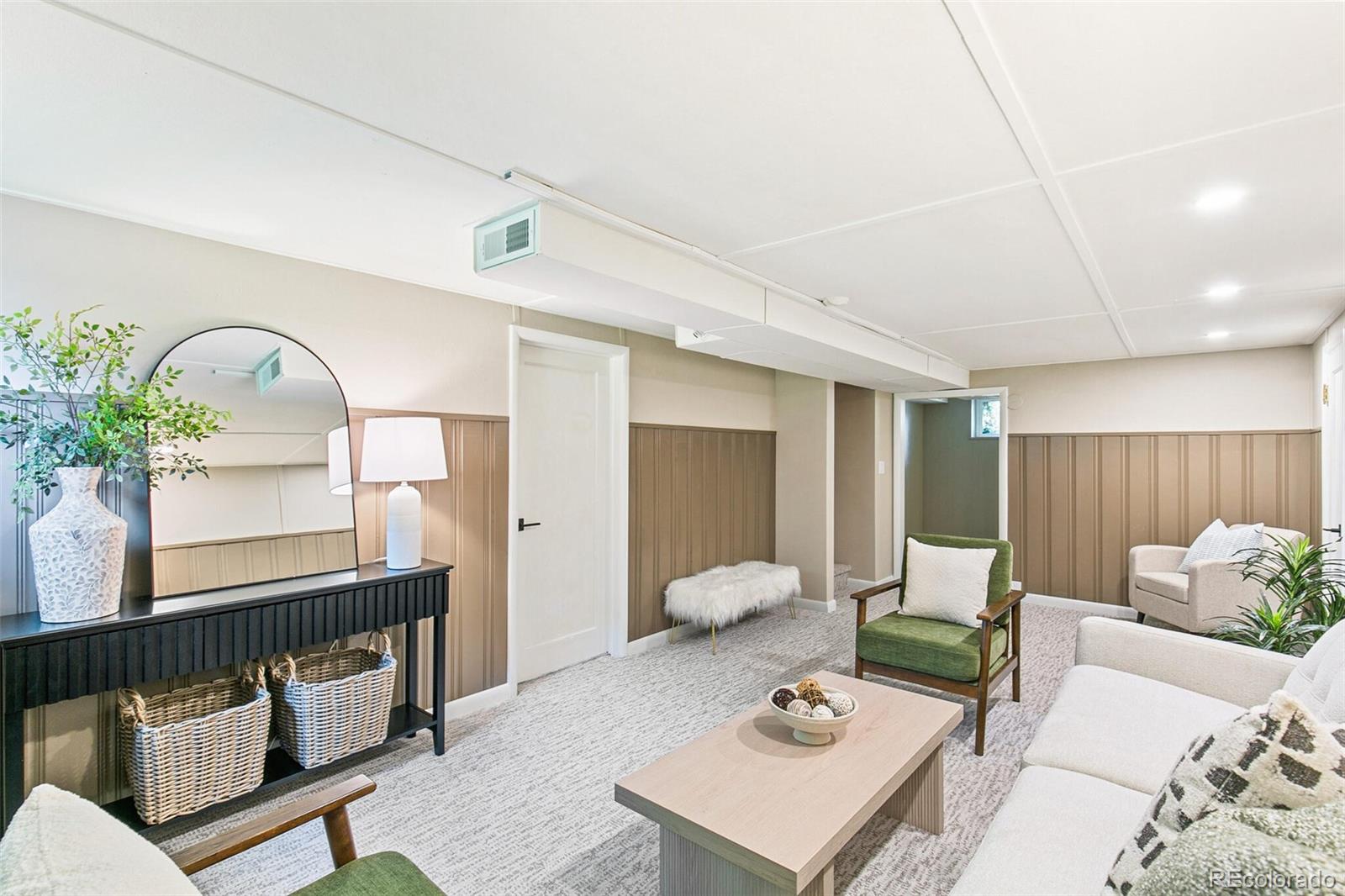 3127 S Corona Street