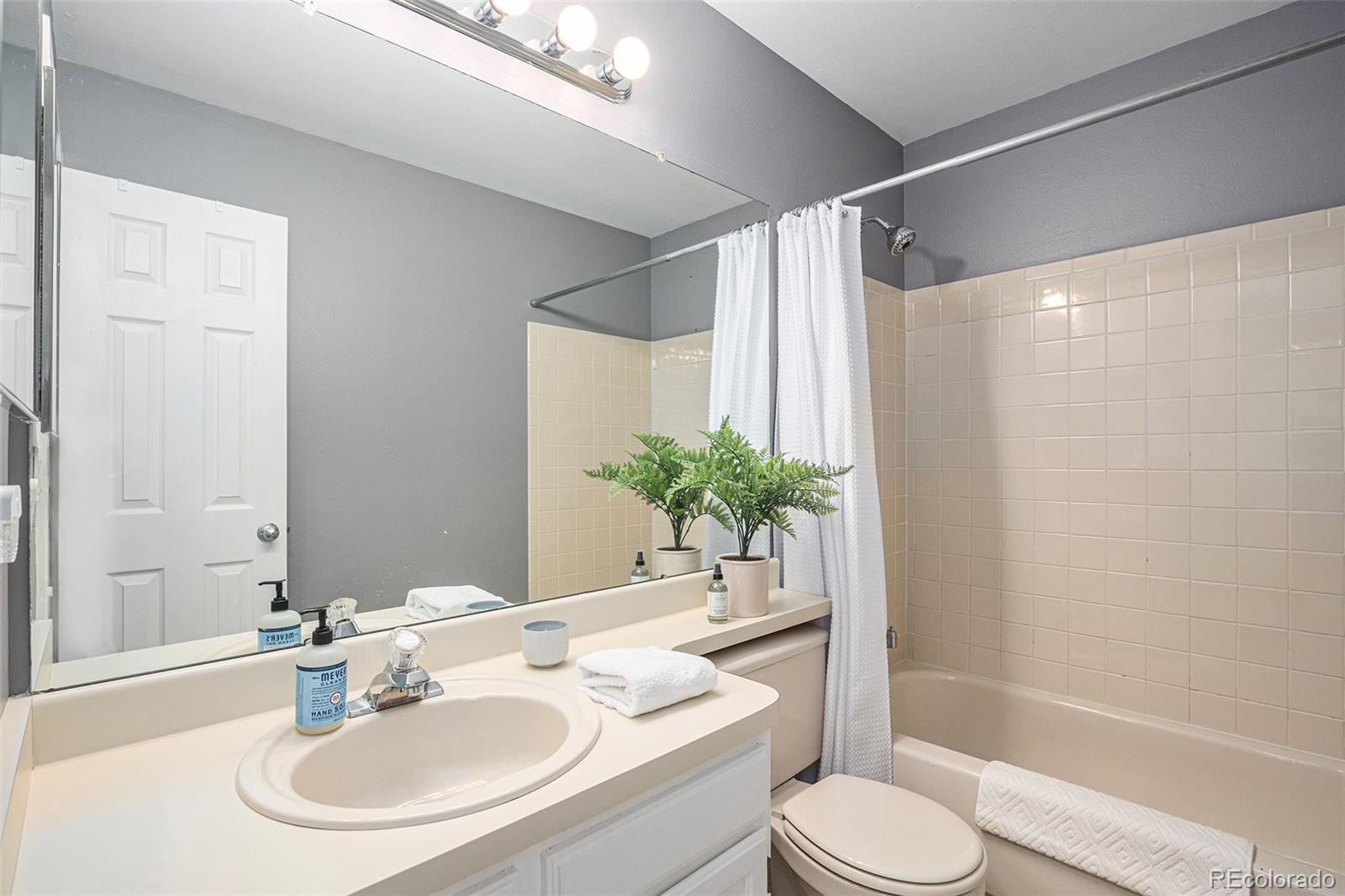 5821 S Quatar Circle