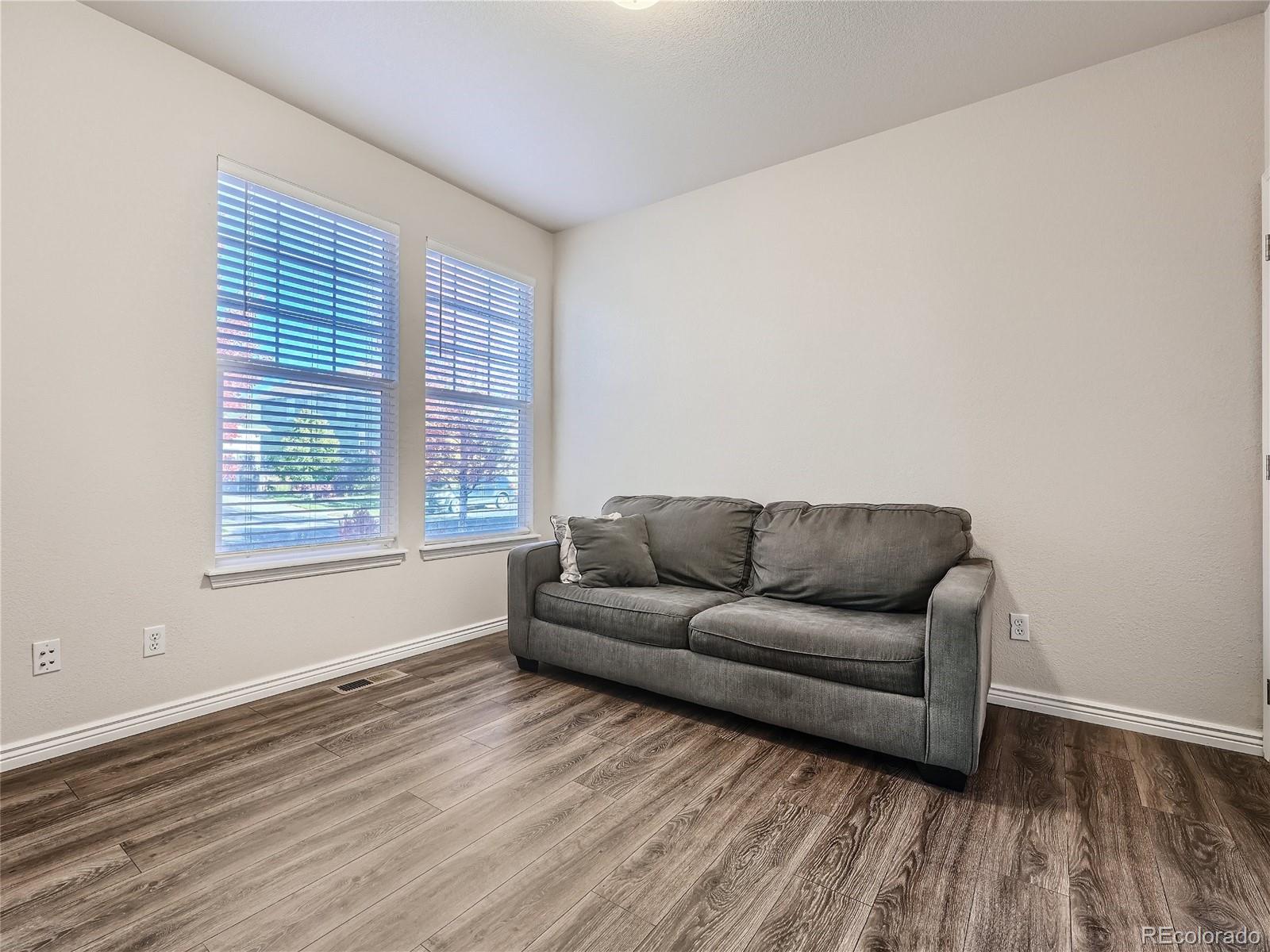 6523 S Irvington Way